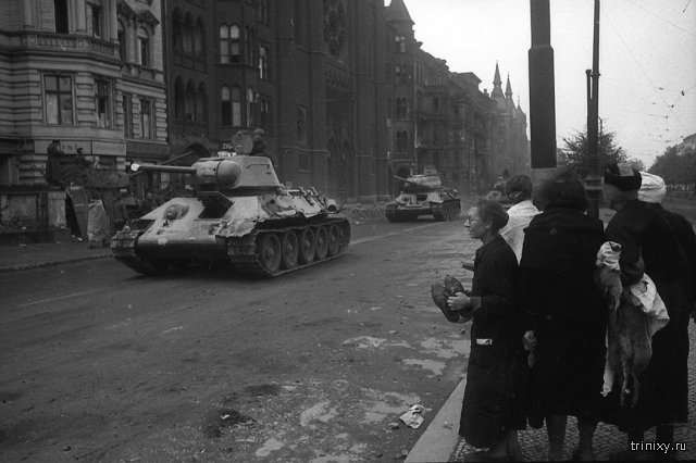       1945  (10 )