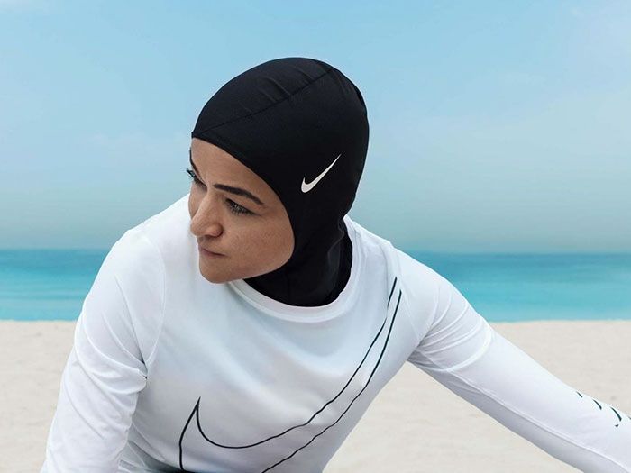 Nike    (6 )