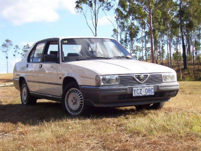 Alfa Romeo 164,   90    (11 )