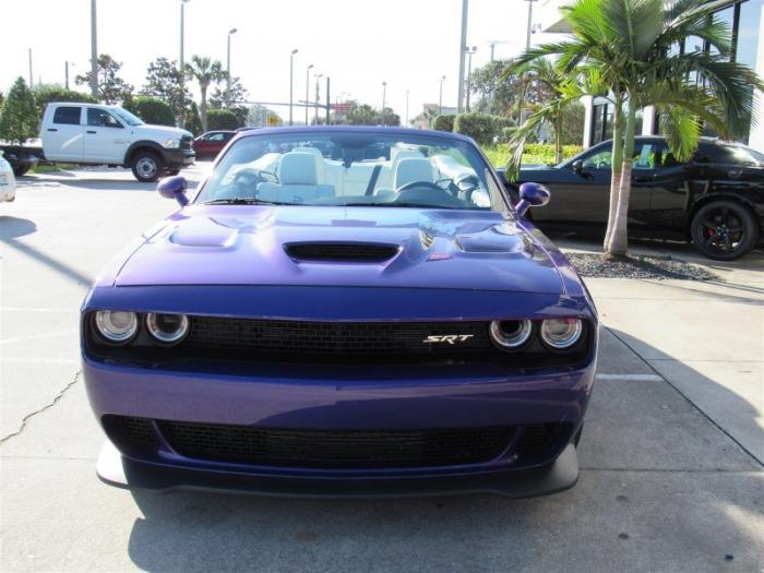   Dodge Challenger SRT Hellcat (23 )