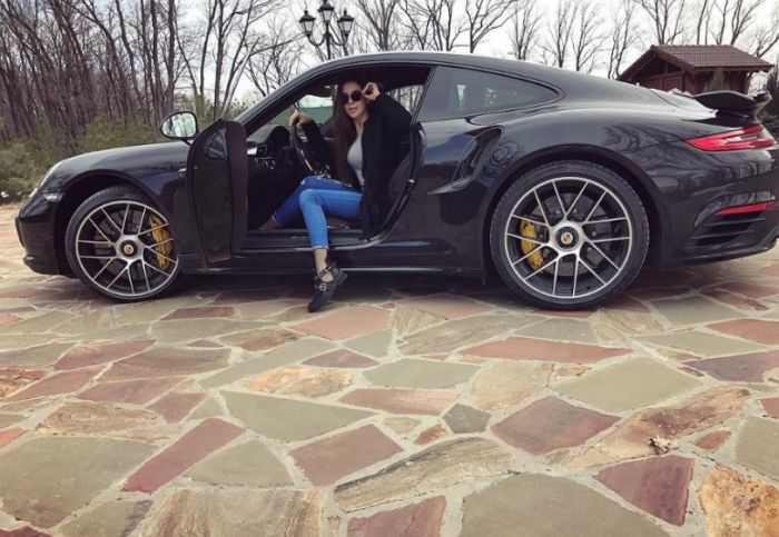          Porsche (2 )