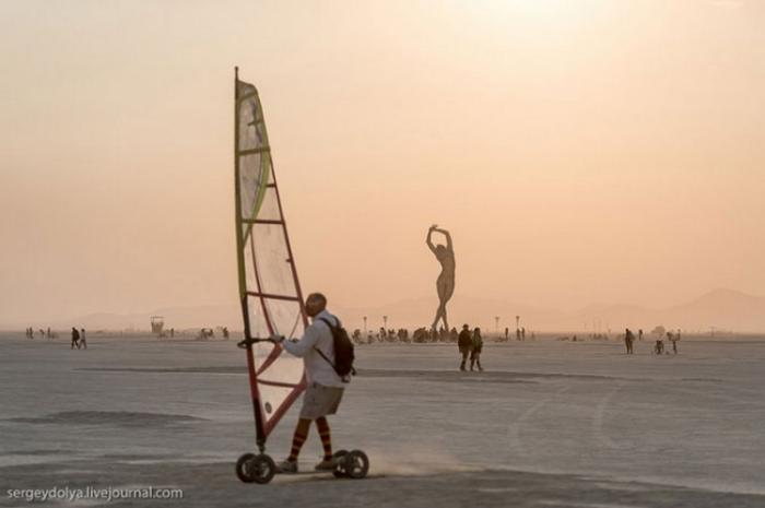      Burning Man (37 )