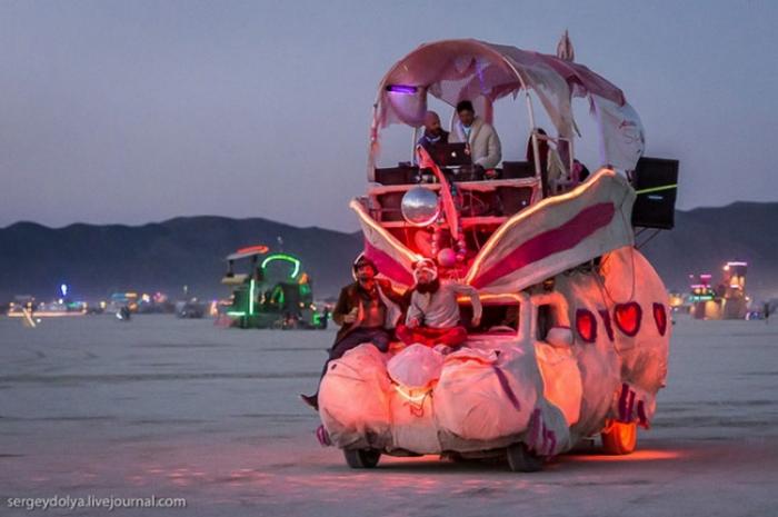      Burning Man (37 )