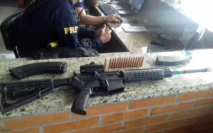 В Парагвае банда из 50 человек украла 40 миллионов долларов (16 фото) В Парагвае банда из 50 человек украла 40 миллионов долларов (16 фото)