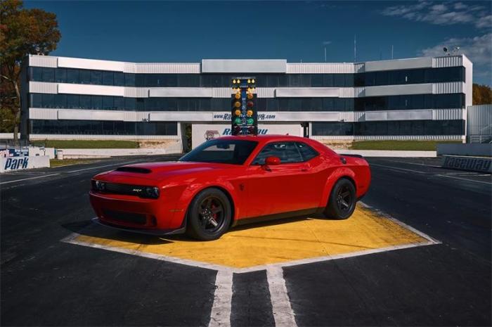 Dodge Challenger SRT Demon (12 )