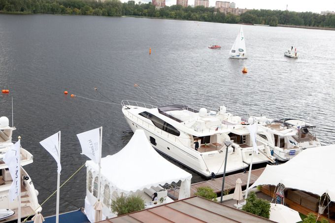      Millionaire Boat Show  (50 )