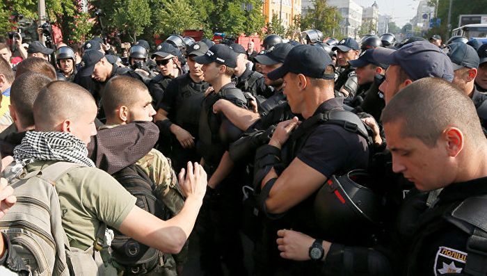 В Киеве прошел «Марш равенства» представителей ЛГБТ (18 фото) В Киеве прошел «Марш равенства» представителей ЛГБТ (18 фото)