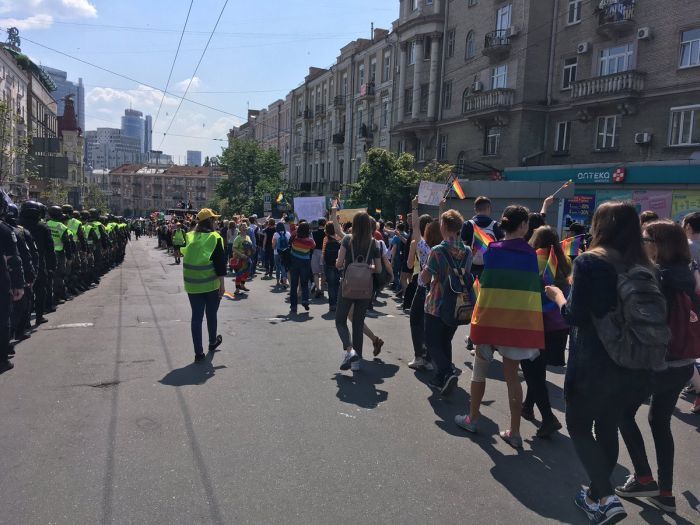В Киеве прошел «Марш равенства» представителей ЛГБТ (18 фото) В Киеве прошел «Марш равенства» представителей ЛГБТ (18 фото)