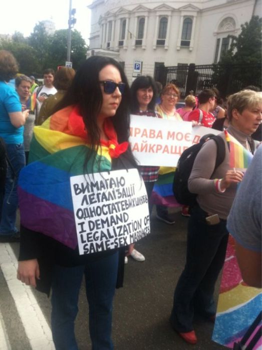 В Киеве прошел «Марш равенства» представителей ЛГБТ (18 фото) В Киеве прошел «Марш равенства» представителей ЛГБТ (18 фото)