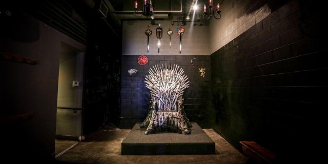  The Game of Thrones Pub     (11 )