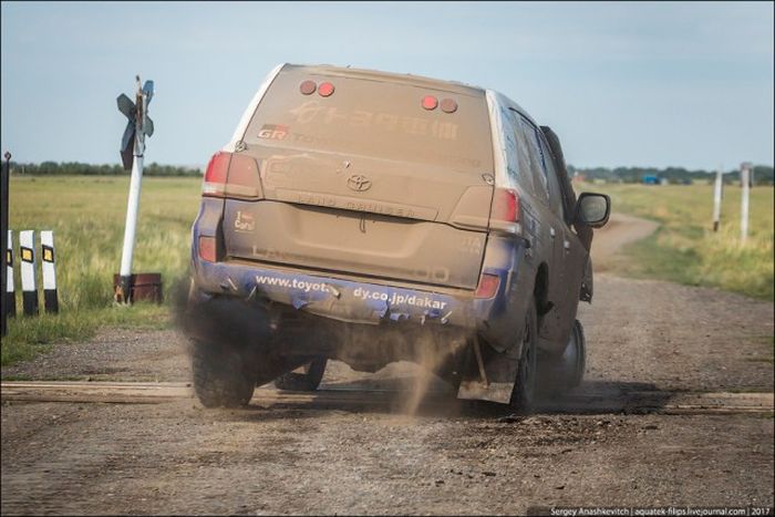 Toyota Landcruiser 200,  70     (12 )