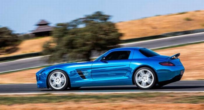       Mercedes SLS AMG (15 )