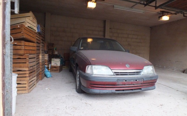 Opel Omega 1992    705     (13 )