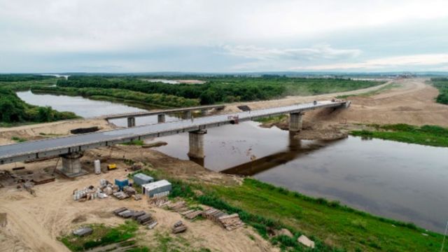 В Благовещенске достроили единственный мост из России в Китай (2 фото)