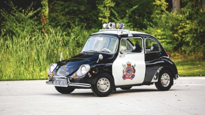 Самый милый полицейский автомобиль уйдет с молотка (30 фото)