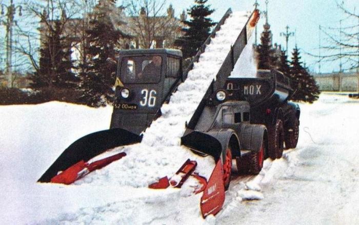Советские снегоуборочные машины, которыми чистили дороги СССР в 60-70-х (7 фото) 